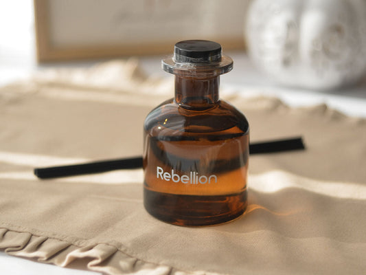 Dyfuzory z patyczkami i zapachowe do olejków